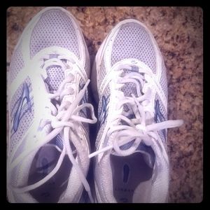 Brooks shoes